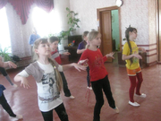 На занятиях в т/о "Учимся танцевать"